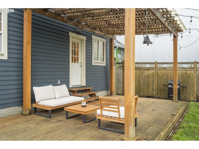 2912 N FARRAGUT St, Portland, OR 97217