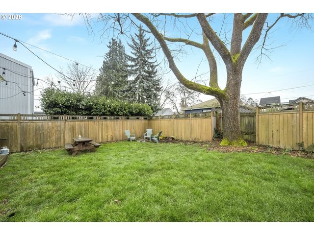 2912 N FARRAGUT St, Portland, OR 97217