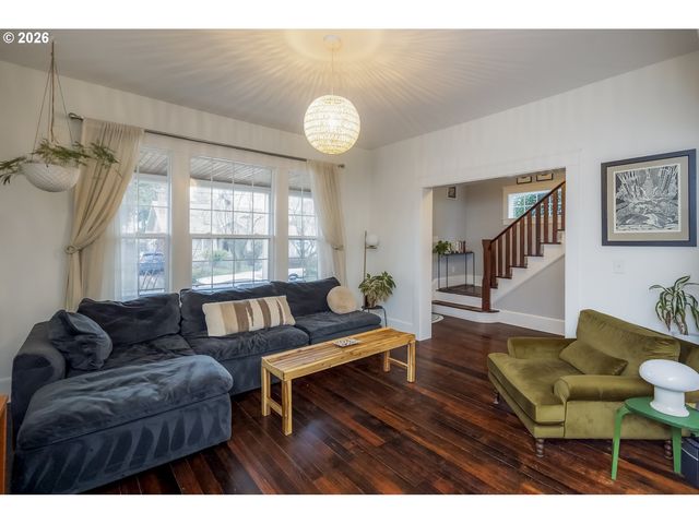 2912 N FARRAGUT St, Portland, OR 97217