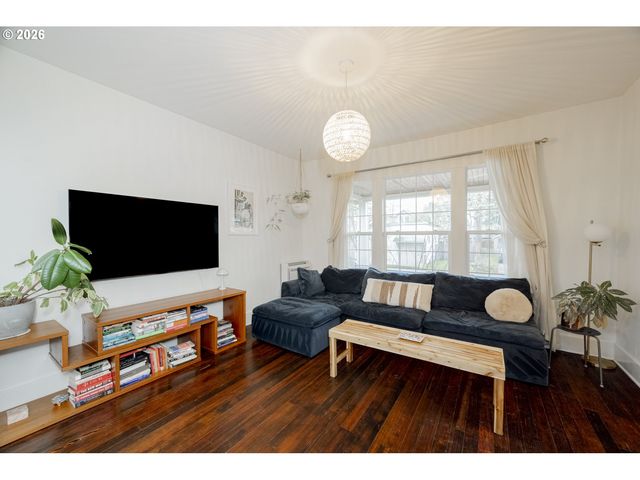 2912 N FARRAGUT St, Portland, OR 97217