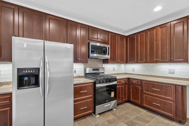 2976 N Cramer STREET, Milwaukee, WI 53211