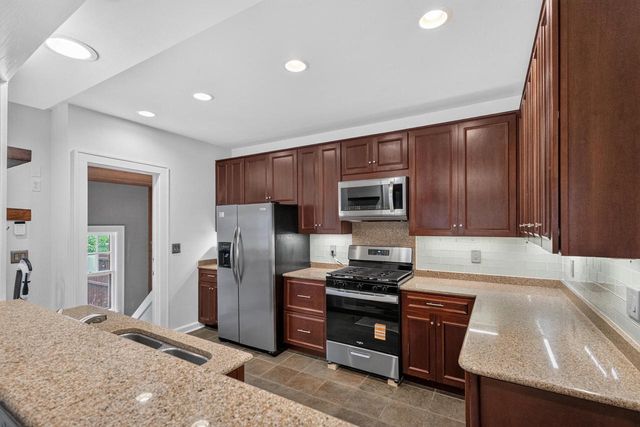 2976 N Cramer STREET, Milwaukee, WI 53211
