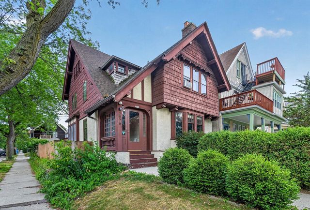 2976 N Cramer STREET, Milwaukee, WI 53211
