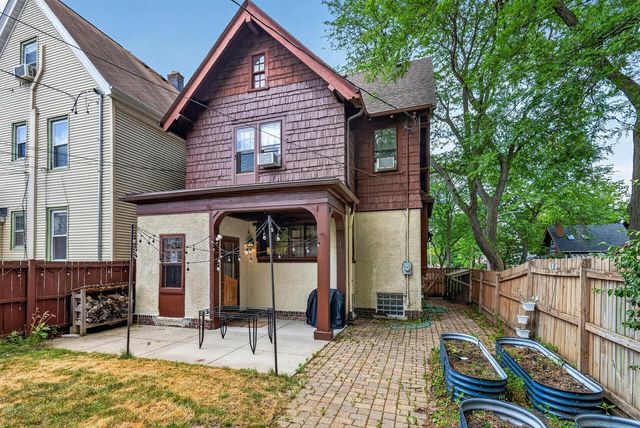 2976 N Cramer STREET, Milwaukee, WI 53211