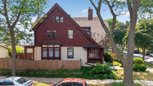 2976 N Cramer STREET, Milwaukee, WI 53211
