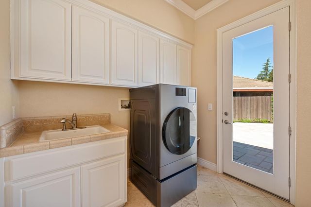 9097 Sunset Ave, Fair Oaks, CA 95628