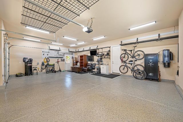 9097 Sunset Ave, Fair Oaks, CA 95628
