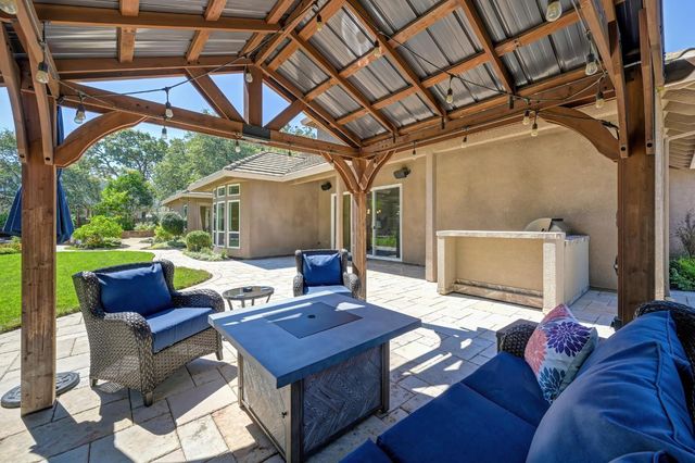 9097 Sunset Ave, Fair Oaks, CA 95628