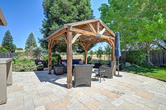 9097 Sunset Ave, Fair Oaks, CA 95628