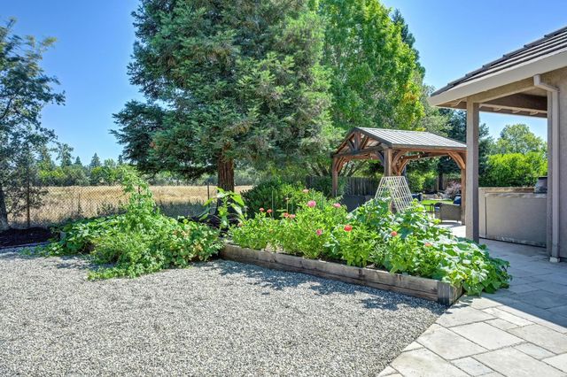 9097 Sunset Ave, Fair Oaks, CA 95628
