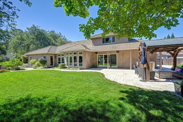 9097 Sunset Ave, Fair Oaks, CA 95628
