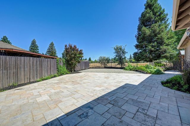 9097 Sunset Ave, Fair Oaks, CA 95628