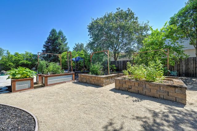 9097 Sunset Ave, Fair Oaks, CA 95628
