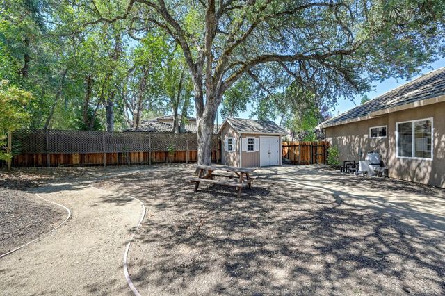 9097 Sunset Ave, Fair Oaks, CA 95628