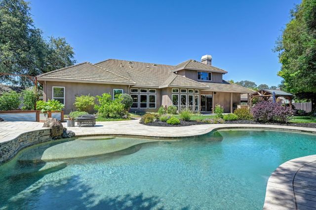 9097 Sunset Ave, Fair Oaks, CA 95628