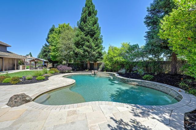 9097 Sunset Ave, Fair Oaks, CA 95628