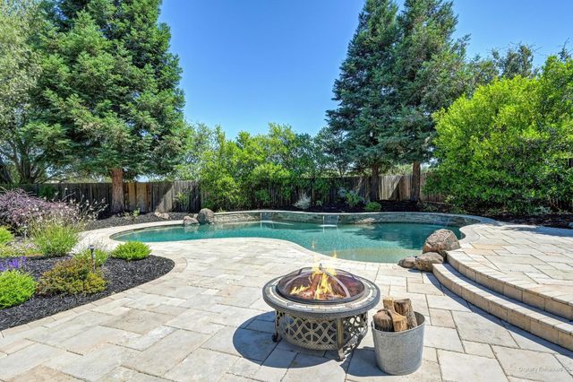 9097 Sunset Ave, Fair Oaks, CA 95628