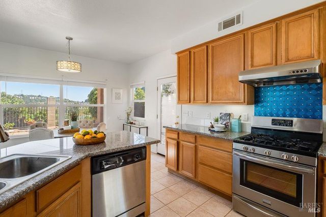 154 Camino Del Sol Ct, Vallejo, CA 94591