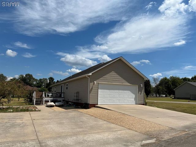 12048 Hidden Meadow Lane, Dexter, MO 63841