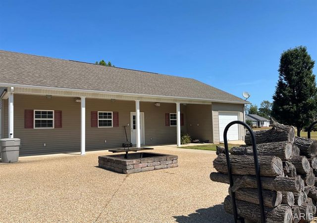 12048 Hidden Meadow Lane, Dexter, MO 63841