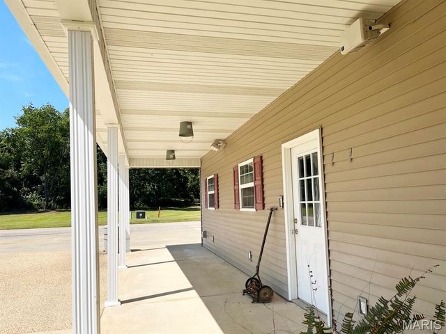 12048 Hidden Meadow Lane, Dexter, MO 63841