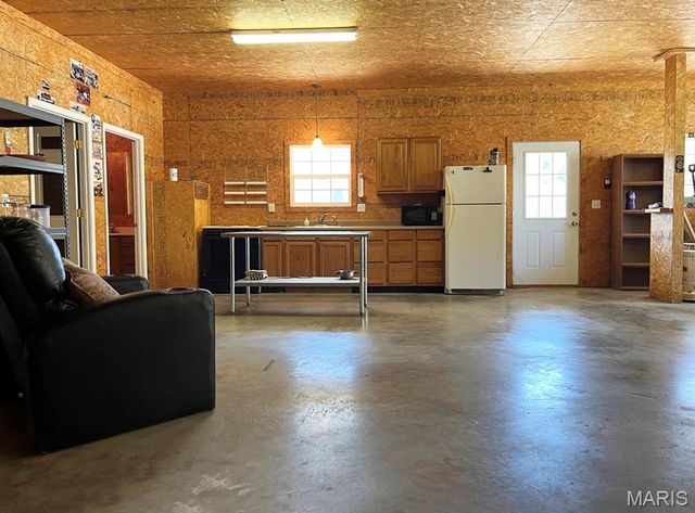 12048 Hidden Meadow Lane, Dexter, MO 63841