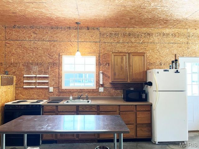 12048 Hidden Meadow Lane, Dexter, MO 63841