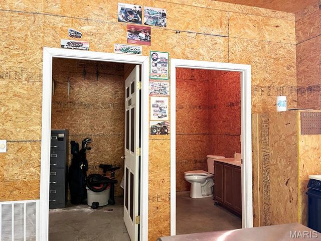 12048 Hidden Meadow Lane, Dexter, MO 63841