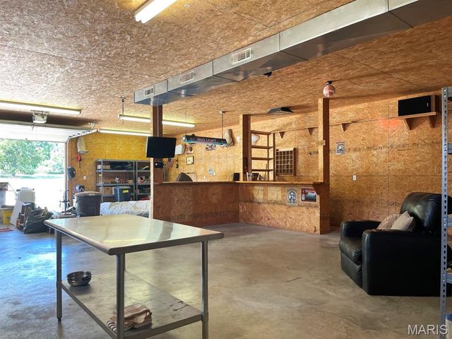 12048 Hidden Meadow Lane, Dexter, MO 63841