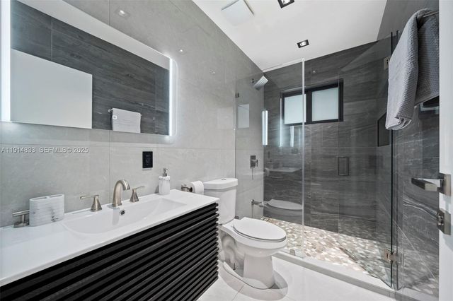 1101 N 14th Avenue, Hollywood, FL 33020
