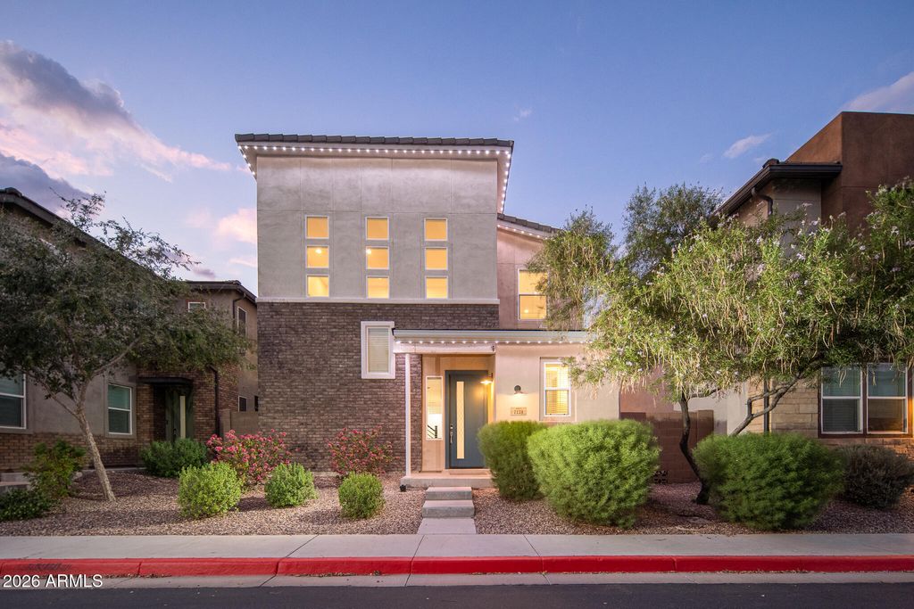 7138 W KENT Drive, Chandler, AZ 85226 — exterior