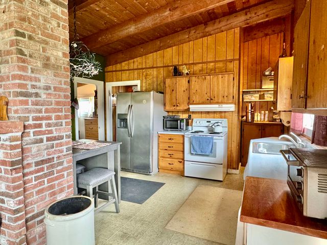 523 Brock Hill Road, Newbury, VT 05051