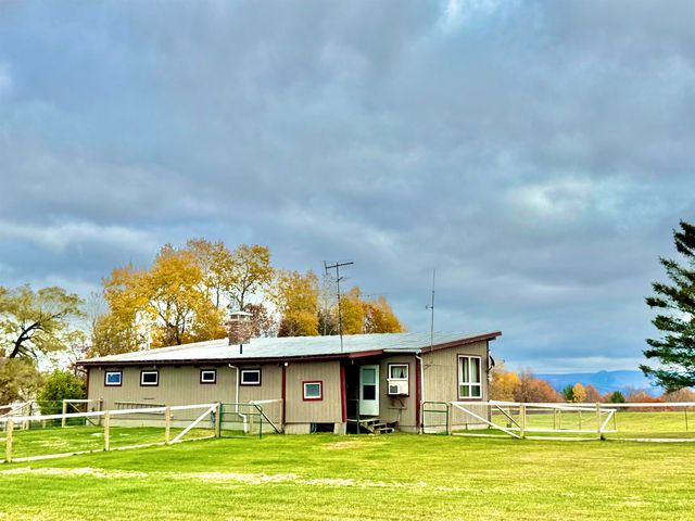 523 Brock Hill Road, Newbury, VT 05051