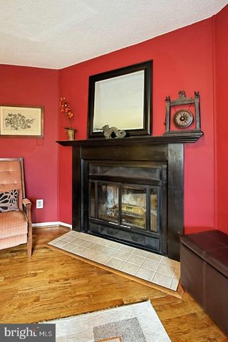 5 S FLOYD ST S, Alexandria, VA 22304