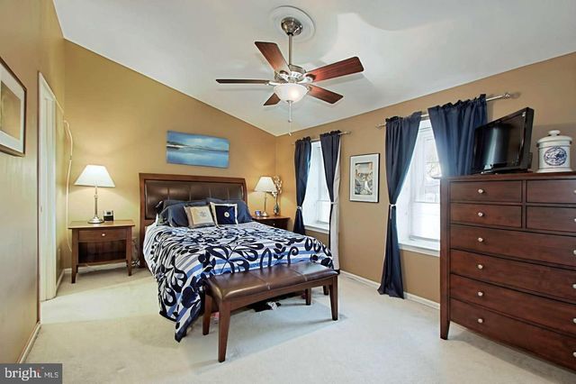 5 S FLOYD ST S, Alexandria, VA 22304