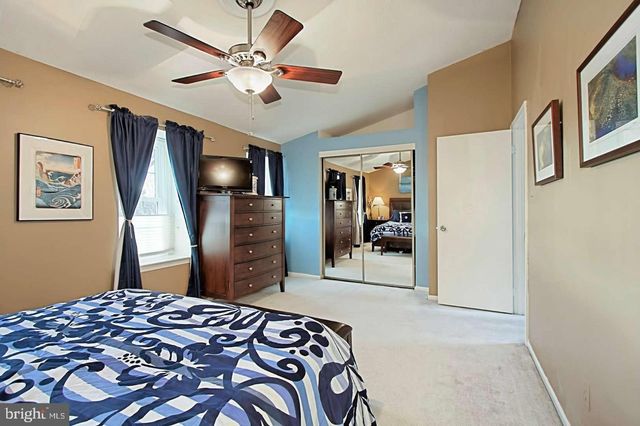 5 S FLOYD ST S, Alexandria, VA 22304