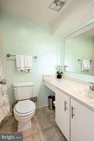 5 S FLOYD ST S, Alexandria, VA 22304