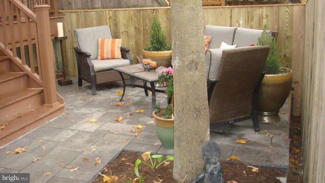 5 S FLOYD ST S, Alexandria, VA 22304