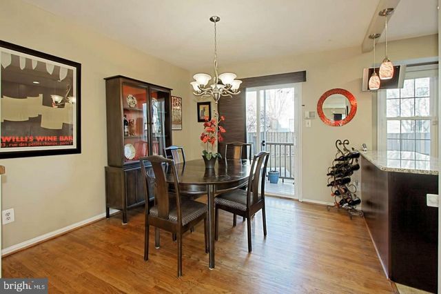 5 S FLOYD ST S, Alexandria, VA 22304