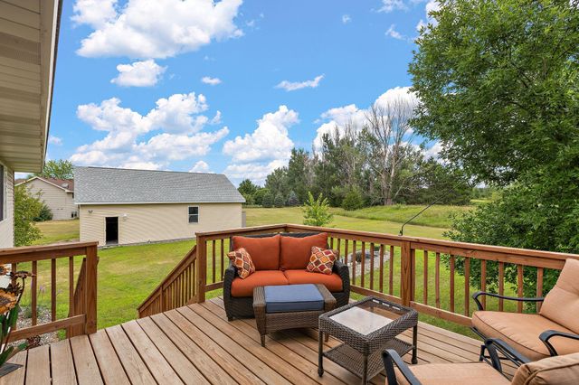 40533 Golden Avenue, North Branch, MN 55056