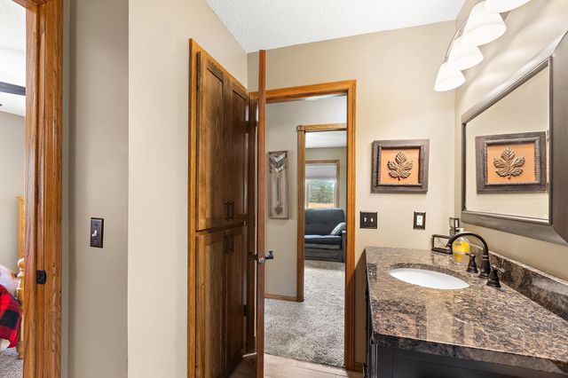 40533 Golden Avenue, North Branch, MN 55056