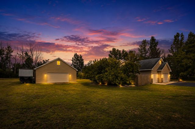 40533 Golden Avenue, North Branch, MN 55056
