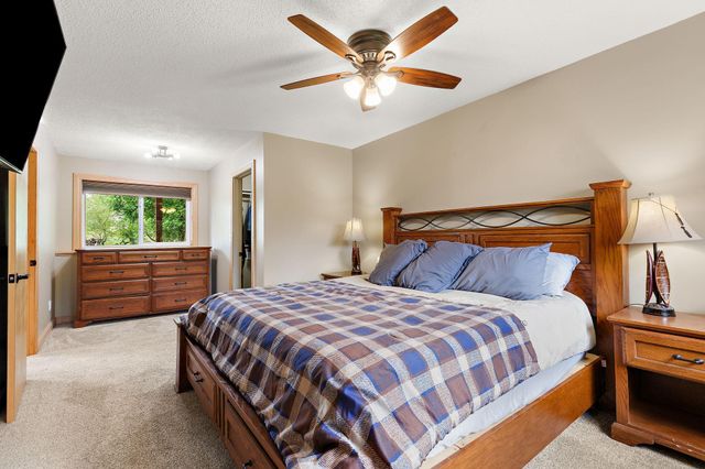 40533 Golden Avenue, North Branch, MN 55056