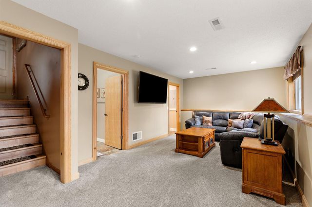 40533 Golden Avenue, North Branch, MN 55056