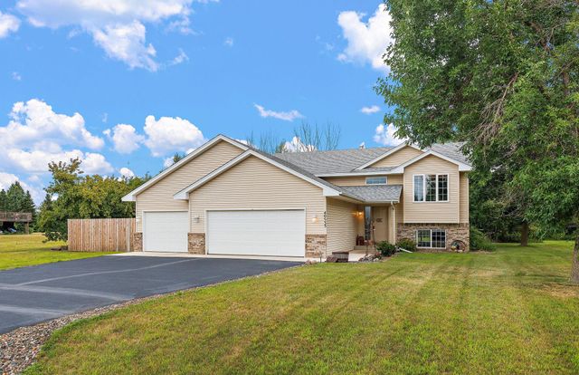 40533 Golden Avenue, North Branch, MN 55056