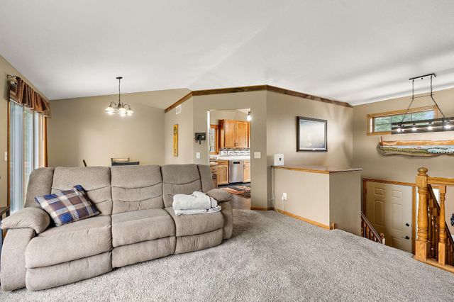 40533 Golden Avenue, North Branch, MN 55056