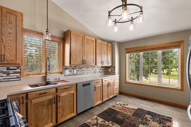 40533 Golden Avenue, North Branch, MN 55056