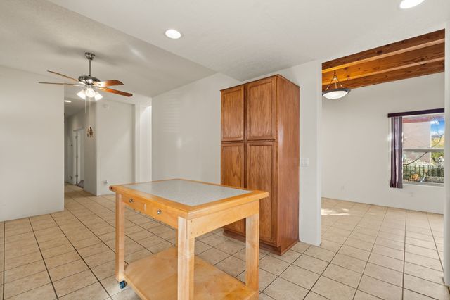 4377 Vuelta Dorada, Santa Fe, NM 87507