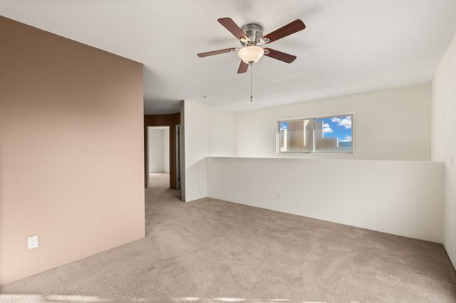 4377 Vuelta Dorada, Santa Fe, NM 87507