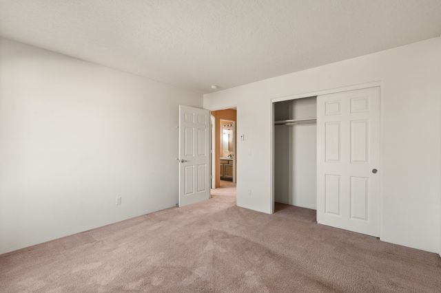 4377 Vuelta Dorada, Santa Fe, NM 87507